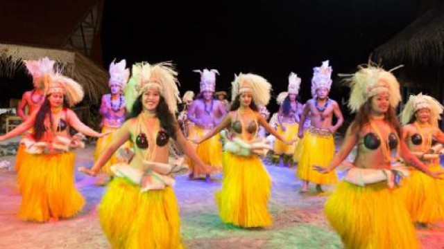 ティキシアタービレッジ・タヒチアンビュッフェ＆ダンスショー