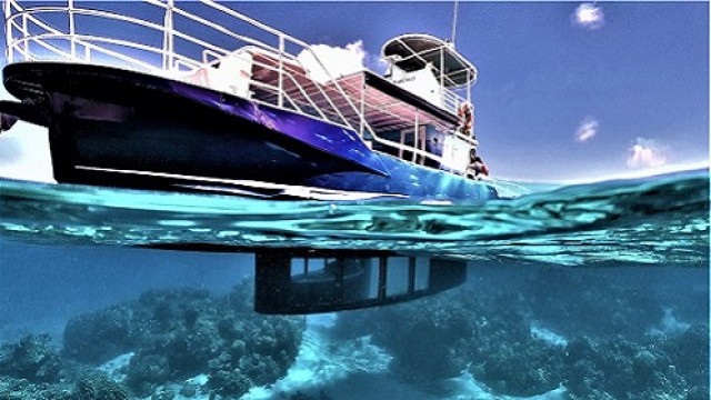 ボラボラ島 潜水艦ツアー